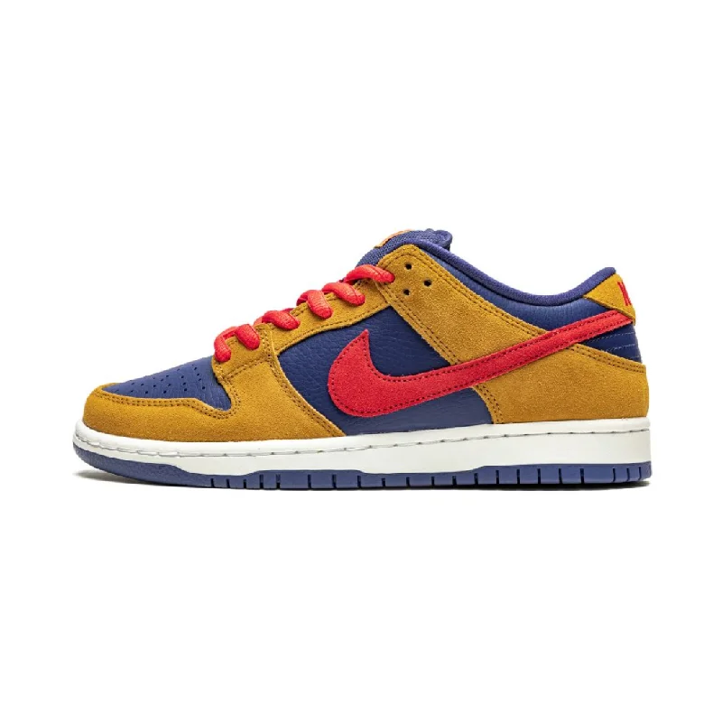 - ​​Christmas pet Christmas clothingNike SB Dunk Low Reverse Papa Bear